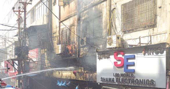 مارکیٹوں میں آتشزدگی کے واقعات میں اضافہ، آگ بجھانے والے آلات مؤثر ثابت